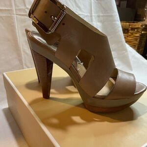 Mi Tan Suede Chunky Heel Slingback